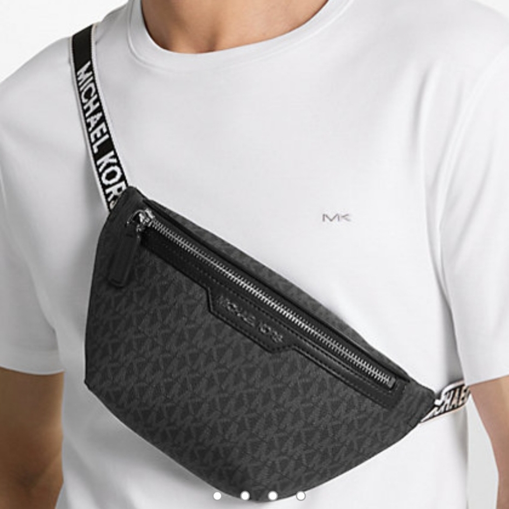 Michael Kors Cooper Mini Logo Belt Bag - Picture 4 of 5
